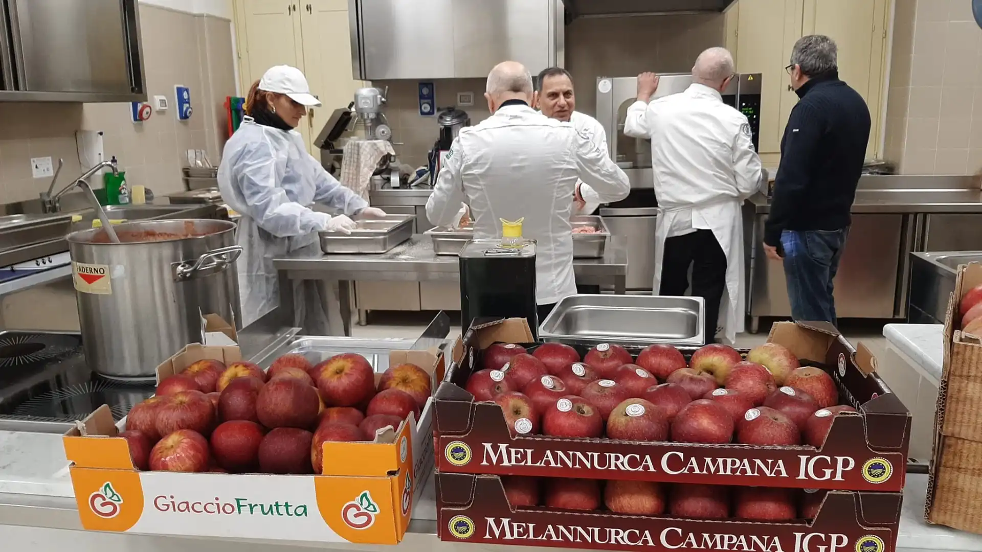 La Melannurca Campana IGP a supporto del progetto "CoScienze Gastronomiche, Cucina Solidale ad Agraria"